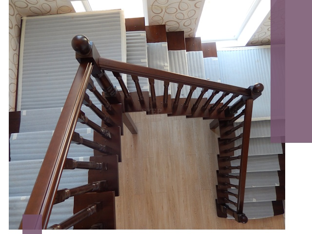 П-образные лестницы под ключ в Шарыпове — изготовление и монтаж