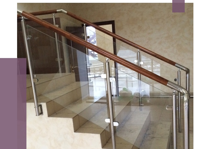 Комбинированные перила из металла и дерева в Шарыпове