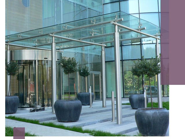 Навесы из стекла на заказ в Шарыпове — монтаж и установка